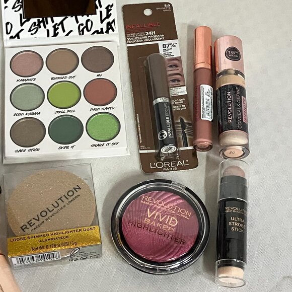 Revolution & L'Oréal 10 Set Makeup Kit Full Face Bundle Concealer Eyeshadow - Picture 3 of 3